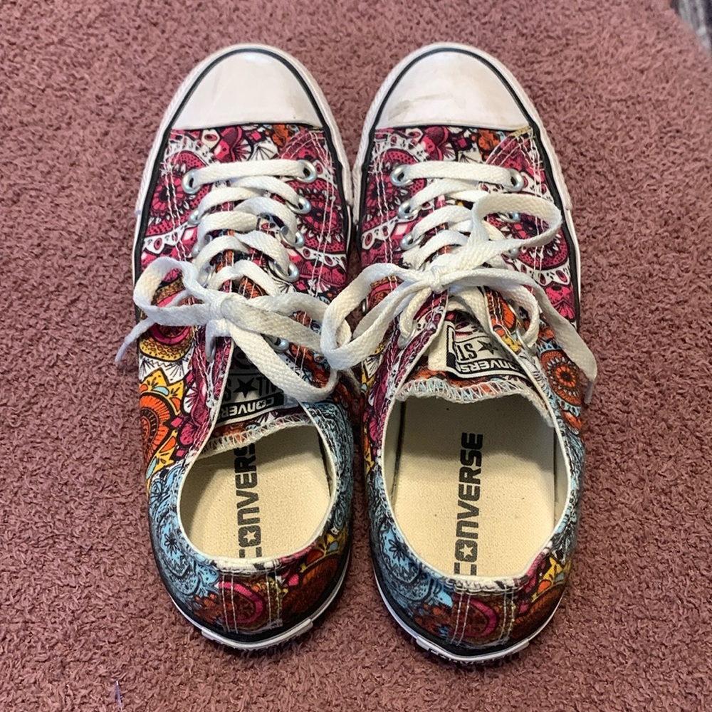 Converse Mandala sneakers in women’s size 7
